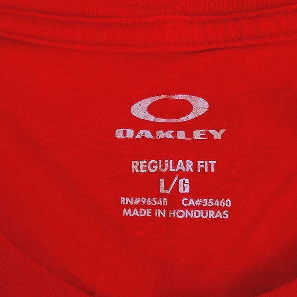 Men's Oakley "Big Wave" Large 100% Red & Blue Short Sleeve Cotton T-Shirt - Picture 3 of 4